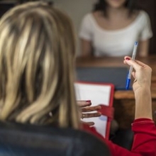 Quand est-il nécessaire de consulter un psychothérapeute ou un coach à Paris ?